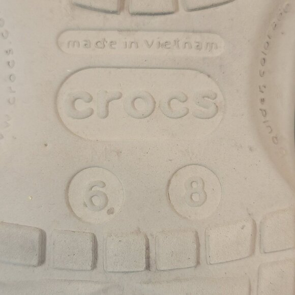 Croc Classic Clog, Adult W8 / M6, Neutral Mushroom Brown Color, GUC - Picture 9 of 9